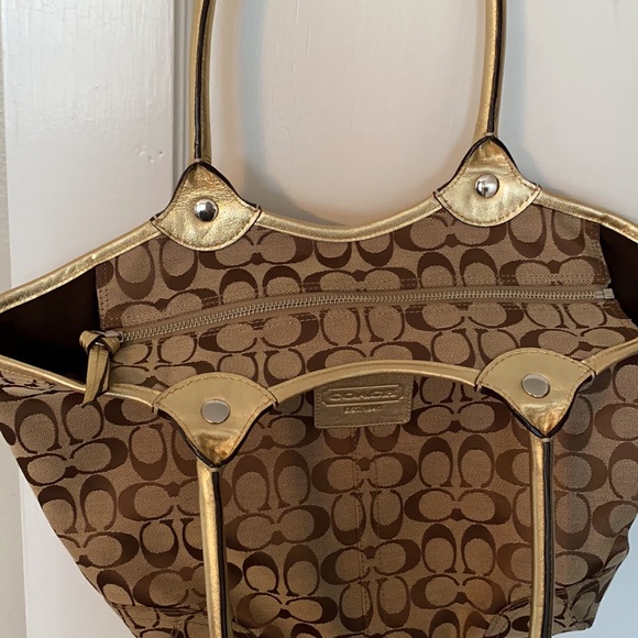 Coach Handbag - Picture 6 of 6